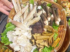 -阿山卓·野生菌火锅·纳西火塘烤肉