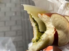 青酱红波芝士碱水-慢熟面包店bud bread(孩儿巷店)