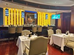 -龙虾酒吧扒房(宁波香格里拉店)