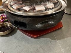 -围炉肉舍•炭烤活鳗•丹东海鲜烤肉(步行街店)