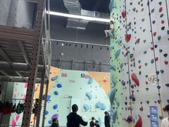 -蓝天攀岩-青少年训练(罗湖益田假日广场店)