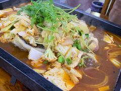 木屋秘制炭火烤鱼-浔味·山屿湖·正宗淳牌全鱼宴老字号