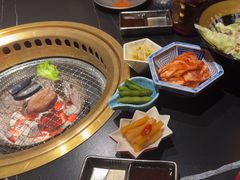 -山川小町·极番烧肉(新地假日广场店)