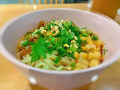 豌杂小面-觅香串串香·麻辣烫·冒菜(欧美广场店)