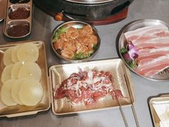 -围炉肉舍丹东海鲜烤肉·烤活鳗(步行街店)
