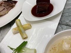 葱包东坡肉-萬國春·中菜馆(颐和公馆店)