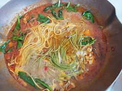 -毛辣果·贵州红酸汤牛肉火锅(西单店)