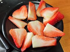 -果松木炭酸菜铜火锅·外婆参鸡汤