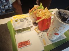-麦当劳(乳山路店)