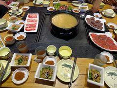 -有一锅·野生菌黑山羊腊排骨火锅(古城北门店)