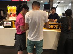 -麦当劳(世界城广场店)