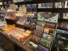 -钟书阁(松江泰晤士小镇店)