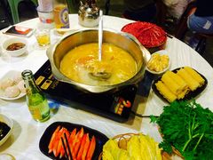 -鲜入围煮花胶鸡海鲜火锅