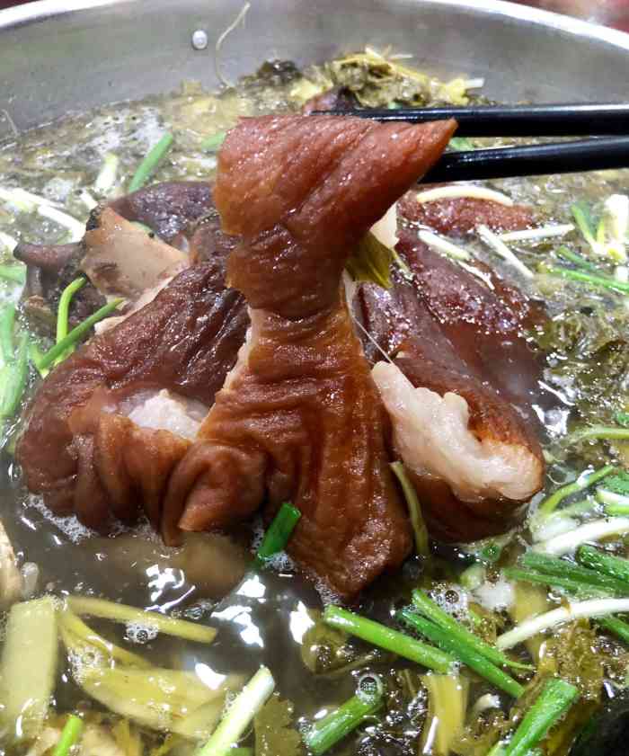 郑师傅扎佐蹄膀(修文县扎佐店)-"从动物园出来到这边吃饭,他家号称四