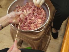 -哈尔滨小酒馆·鲜肉现穿自助烧烤(康新花园店)