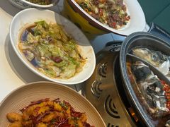 -阿瓦山寨·湘菜现炒·剁椒鱼头王(咸阳总店)