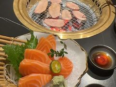 -山川小町·极番烧肉(新地假日广场店)