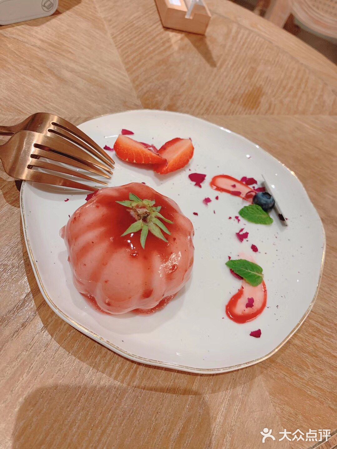 最美的不是下雨天，是曾与你一起拍过的网红店