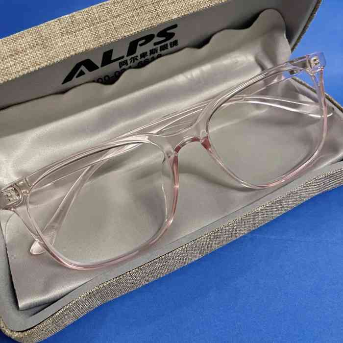 alps阿尔卑斯眼镜(吴中sm店)-"中了霸王餐～来挑一副眼镜97,店员