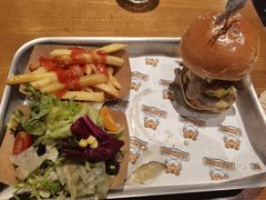 -HUZI虎滋精酿餐吧(京西大悦城店)