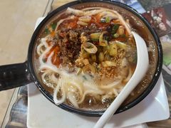 小锅饵丝-巍山𤆵肉饵丝