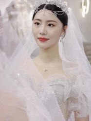 -艾米丽婚纱礼服