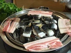 -围炉肉舍•炭烤活鳗•丹东海鲜烤肉(步行街店)