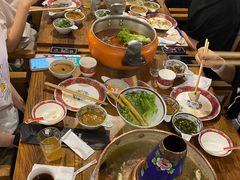 -毛辣果·贵州红酸汤牛肉火锅(西单店)