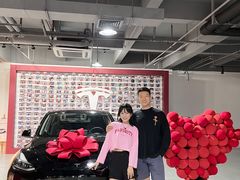 -TESLA 特斯拉(广州天环广场体验店)