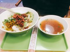 -卓雅桂林米粉