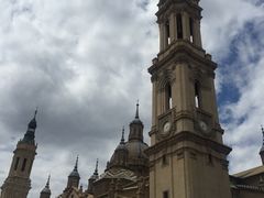 -皮拉尔圣母圣殿主教座堂