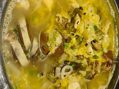 -老码头黑皮肘子锅包肉(赣水路店)