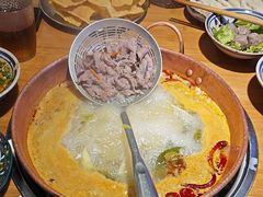 -洱火云南酸菜牛肉火锅(石景山当代商城店)