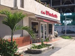 -Winchell's Donuts House