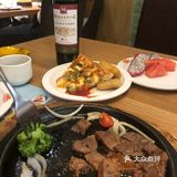 牛排还算嫩 在自助里吃算好的了