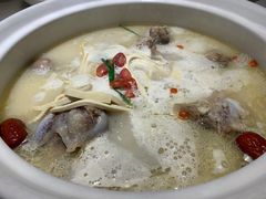 招牌筒骨砂锅-小骨煲金华砂锅(转塘金街美地店)