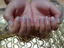 -朵拉定制美妆美甲