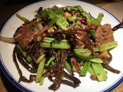 茶树菇炒牛柳-弄堂里(万联城店)