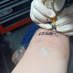 -苏针艺纹身·穿孔饰品