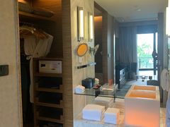 -上海滴水湖皇冠假日酒店