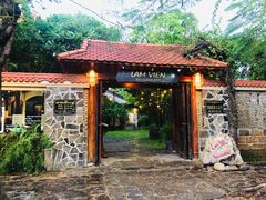-Lam Vien Restaurant