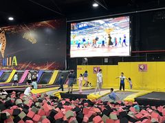 -嘿哟动霸CHUA·新潮玩运动娱乐中心·蹦床滑冰团建乐园