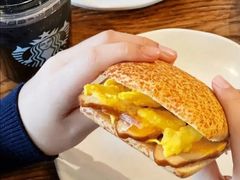 烟熏鸡肉谷物三明治-星巴克(深圳广电金融中心分店)