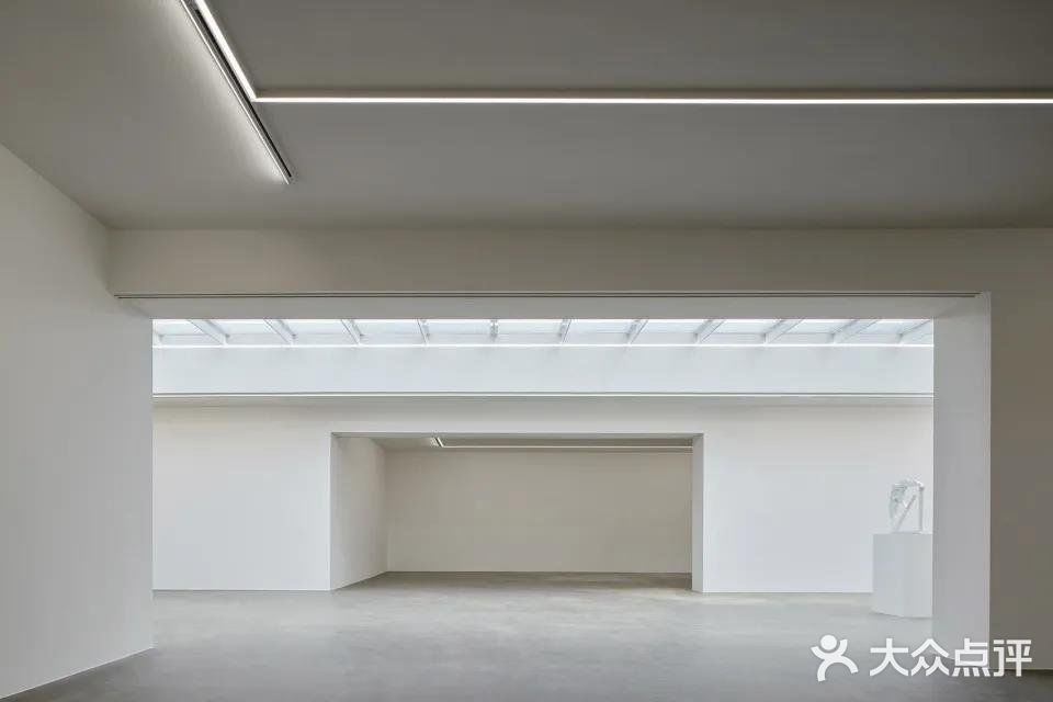 纯白艺术空间 - Miroslav Kubík画廊