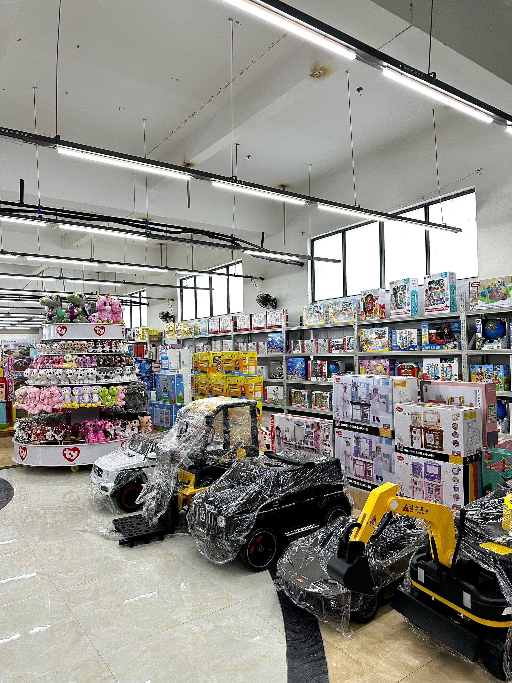 wokkk!在宁波发现一个大型玩具工厂!