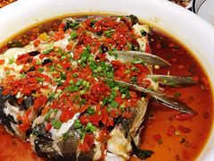 老坛剁椒鱼头王-胡胖子有点味·湘鄂菜(花桥中百仓储店)
