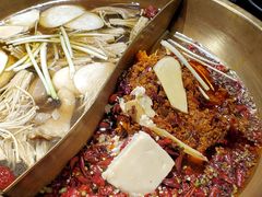 -沸炉重庆老火锅(军事博物馆店)