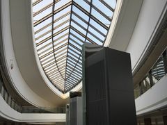 -上海滴水湖皇冠假日酒店