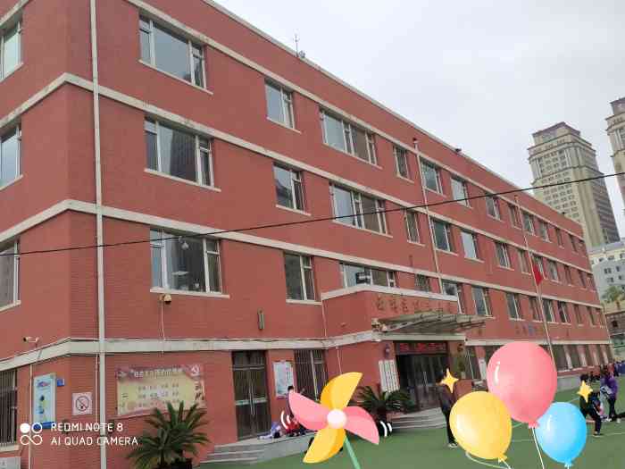 东关小学-"我家侄子上二年级了平时我去接孩子说真得他.