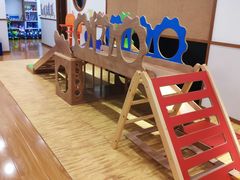 -抱抱熊托育中心(大悦城店)